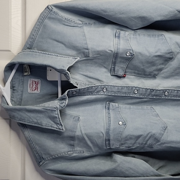 Levi's Women's Demin Western Fit Pearl Snap Button Down Shirt Size 1X - Picture 2 of 10